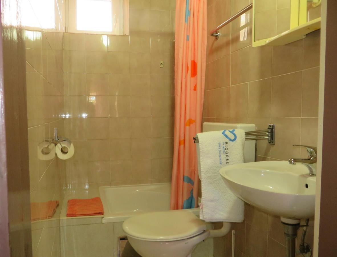 Beach Apartments Roza - The Garden Apartment บีโอกราดนาโมรู ภายนอก รูปภาพ